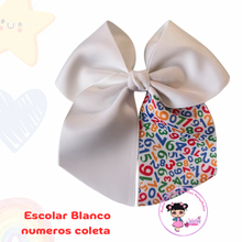 Cargar imagen en el visor de la galería, Coletero Blanco con un toque de estampado
